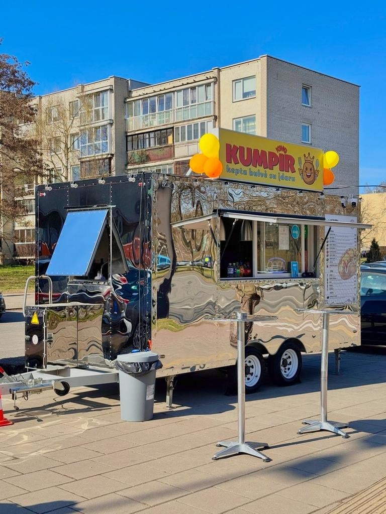 De handelstrailer is uitgerust met alles wat nodig is, Ophalen of Verzenden