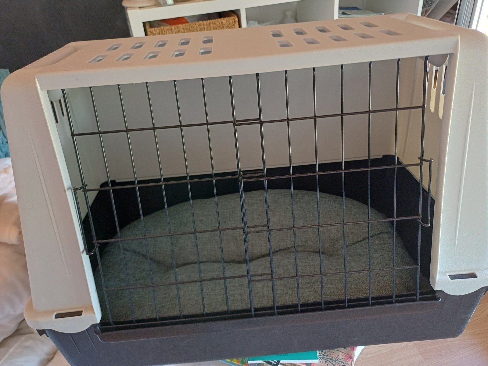 Reisbench + kussen, Animaux & Accessoires, Caisses pour chiens, Enlèvement