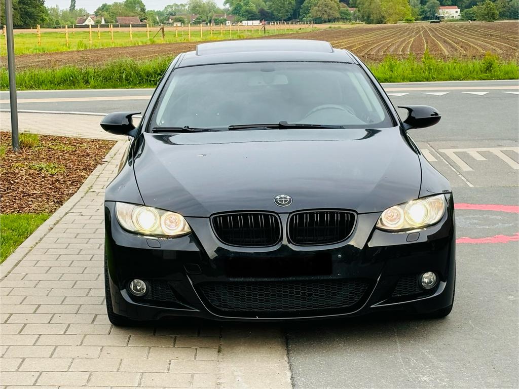 BMW 320I COUPÉ M PAKKET OPENDAK BENZINE, Bi-Xenon koplampen, Zwart, Zwart, Handgeschakeld