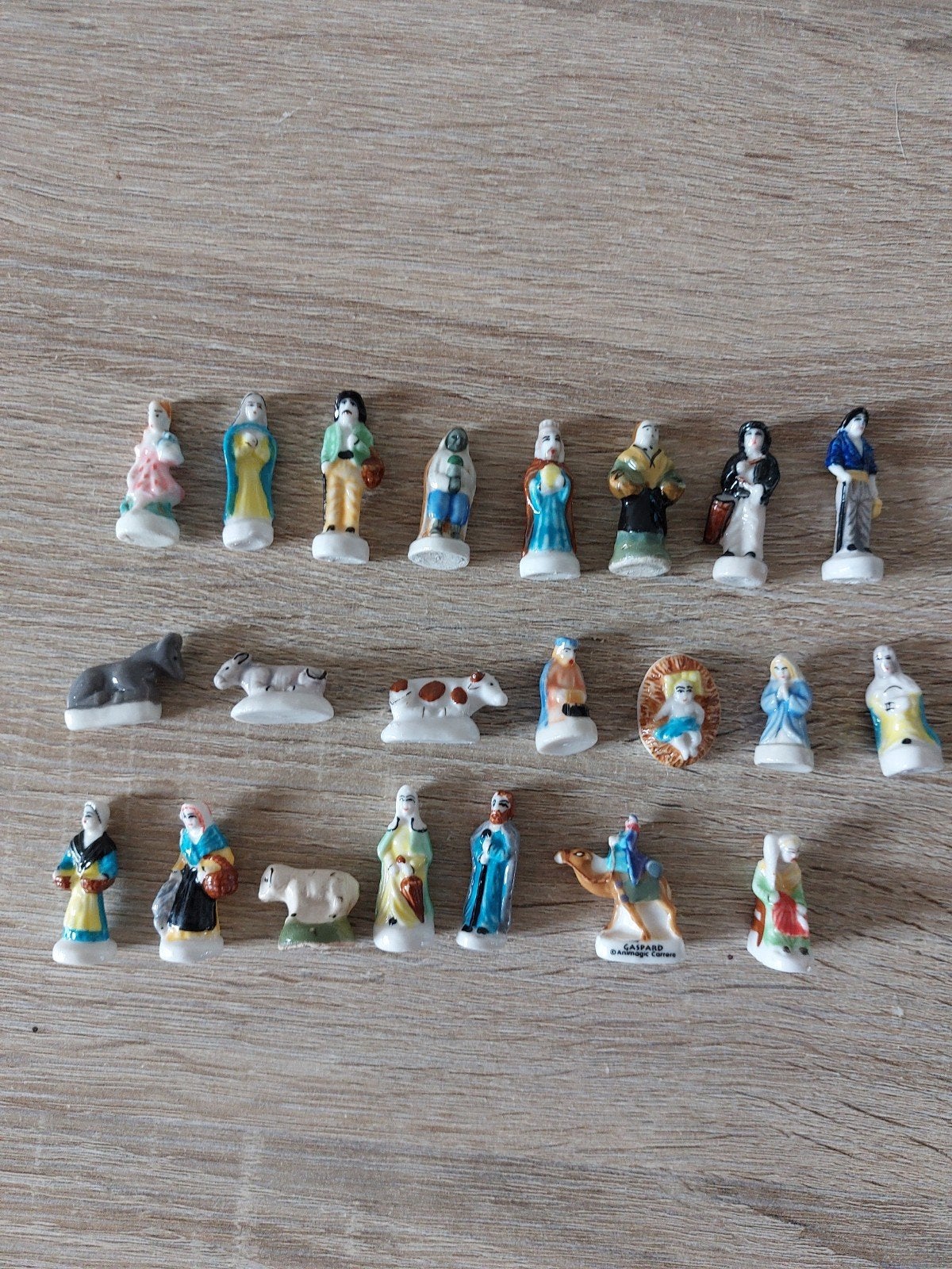 Fèves galette des rois : Crèche et Santons, Enlèvement ou Envoi
