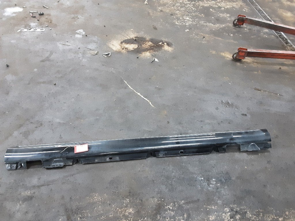 GARNITURE SEUIL DE PORTE Mercedes-Benz C (W205), Mercedes-Benz, Utilisé, Dialog.mb@mercedes-benz.com, Mercedes-Benz AG