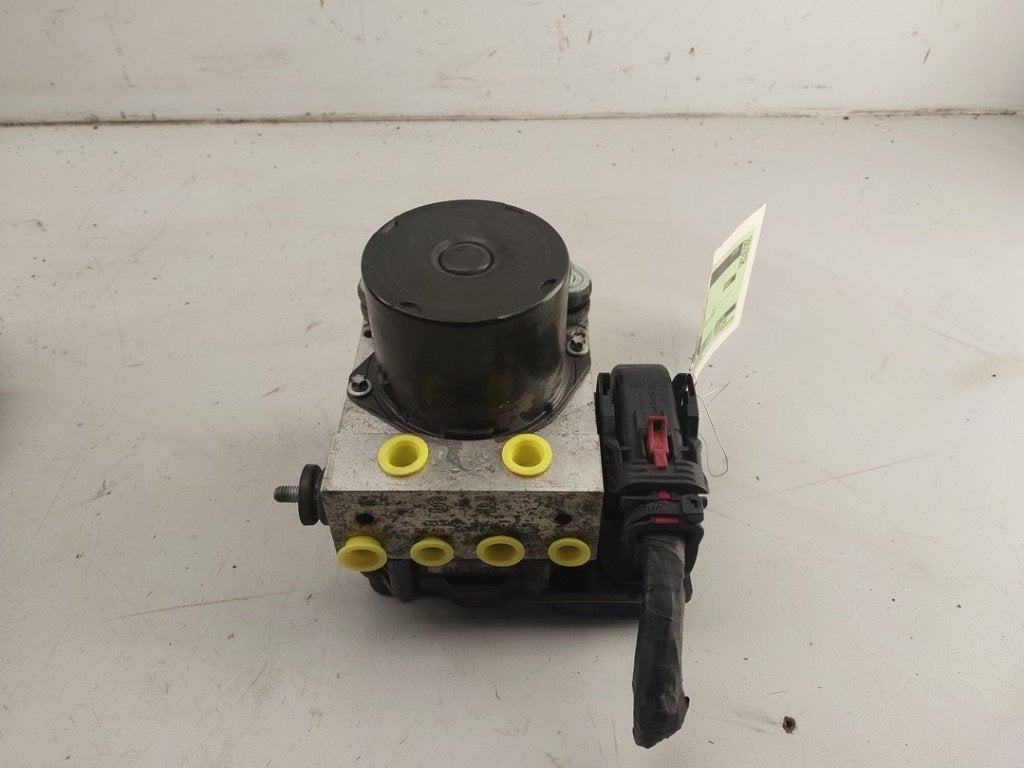 ABS POMP Volkswagen Polo V (6R) (01-2009/05-2022), Auto-onderdelen, Robert Bosch AG, Gebruikt, Volkswagen, Robert-Bosch-Allee 1
74232  Abstatt, DE