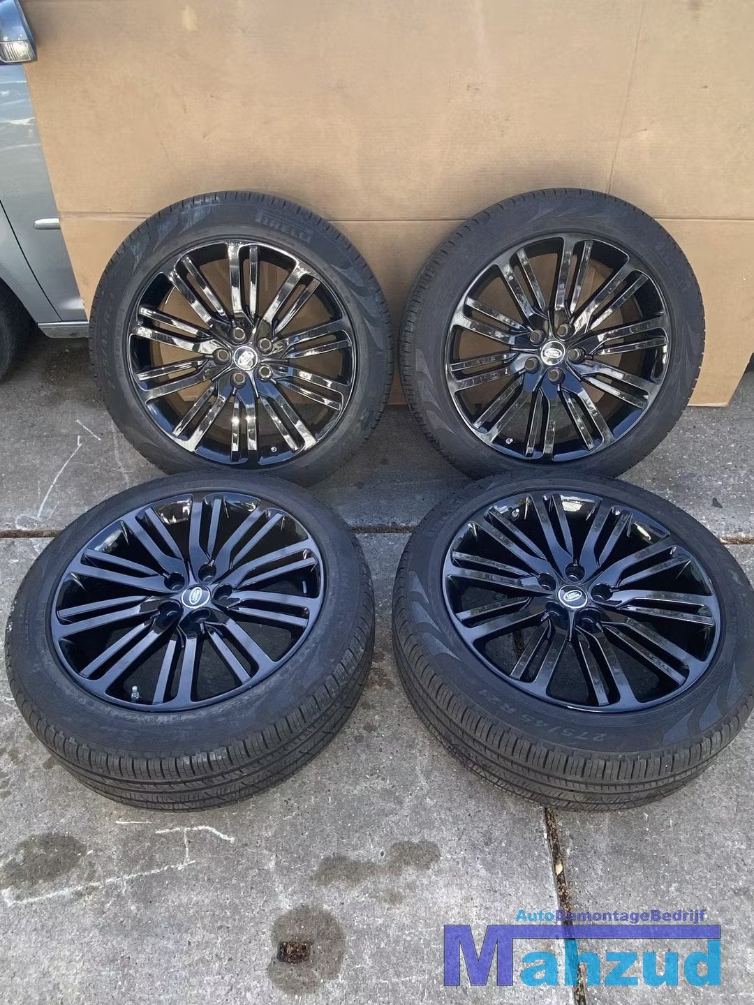 LAND ROVER DISCOVERY V Zwart Velgen set 5x120, Auto-onderdelen, Banden en Velgen, Gebruikt, Dpoffice@jaguarlandrover.com, Abbey Road, Whitley 1
CV3 4LF  Coventry
