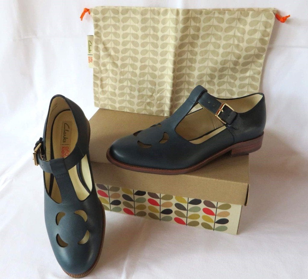 Clarks pumps – maat 35,5 (UK 3) blauw, Enlèvement ou Envoi, Escarpins, Comme neuf, Bleu