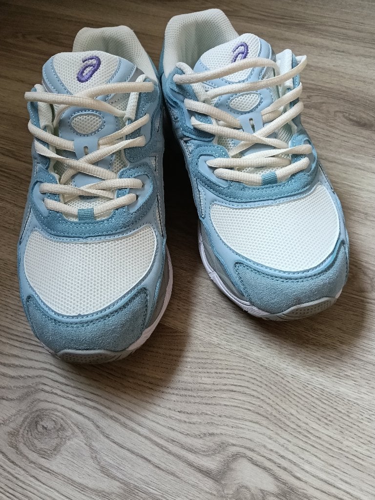 Asics bleu clair neuve  - 43,* 43,5, Sports & Fitness, Course, Jogging & Athlétisme, Course à pied, Enlèvement ou Envoi, Comme neuf