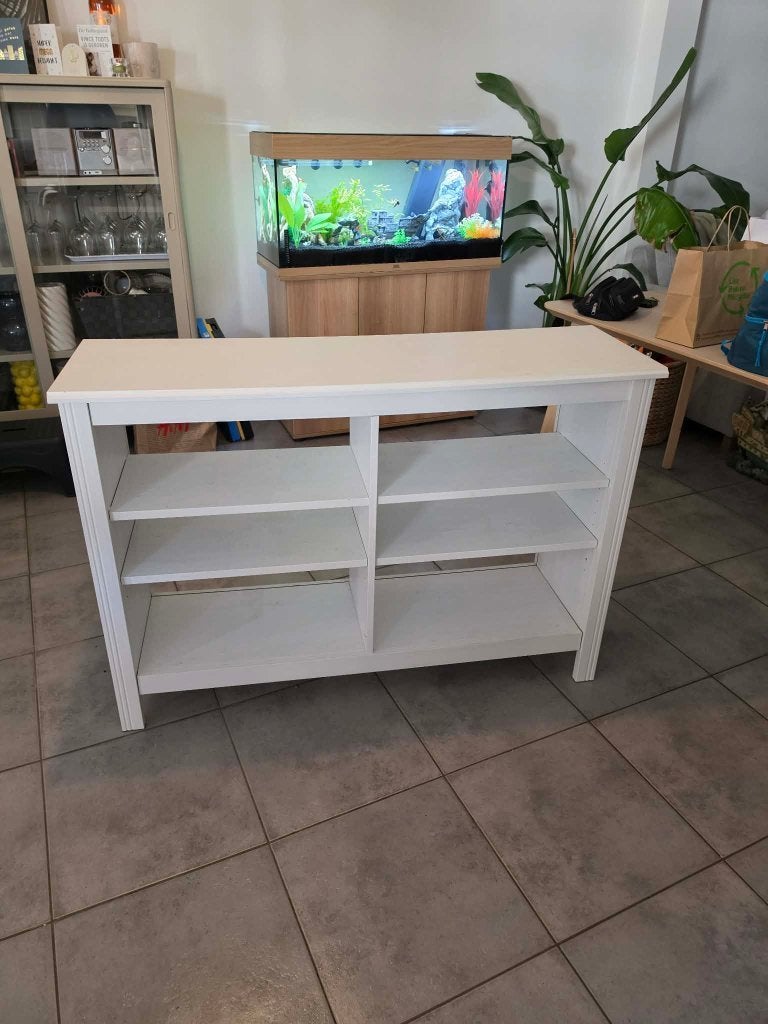 Tv meubel brusali ikea wit, Huis en Inrichting, Kasten |Televisiemeubels, Ophalen, Gebruikt