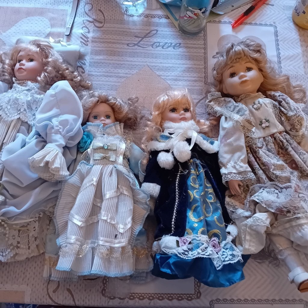 POUPEES DE COLLECTION, Enlèvement, Comme neuf, Poupée