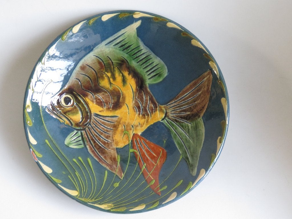 Wandschaal keramiek vis gesigneerd 31,5 cm, Ophalen of Verzenden