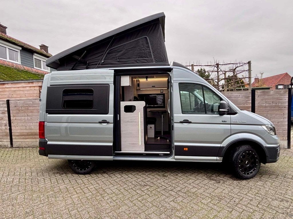Julià Camper Yellowstone 4x4 MAN TGE - Hefdak - DEMO, Caravans en Kamperen, Koelkast, Bedrijf, Diesel, Airbags
