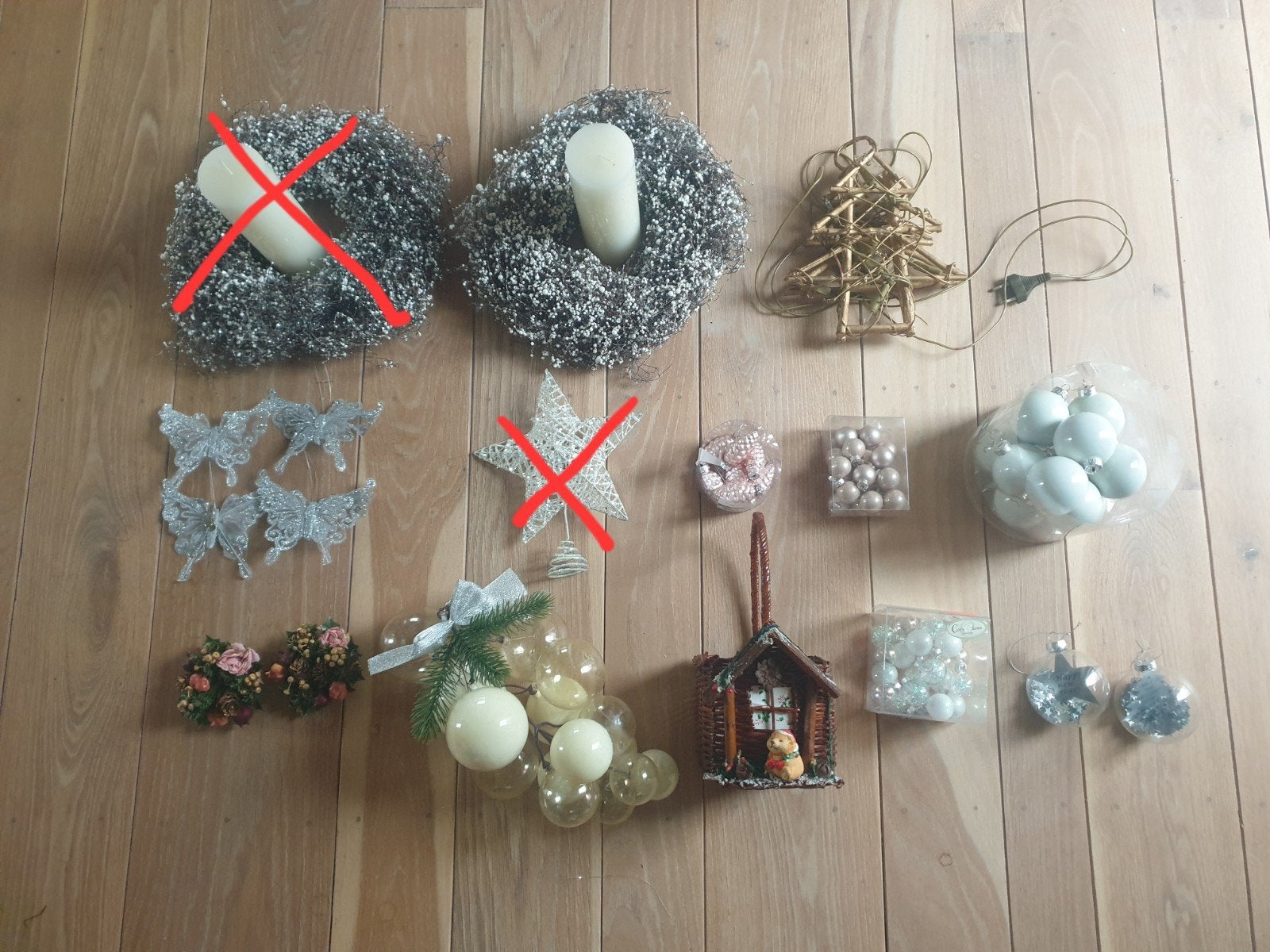 Kerstversiering in prima staat

- set van krans met parels (, Ophalen of Verzenden