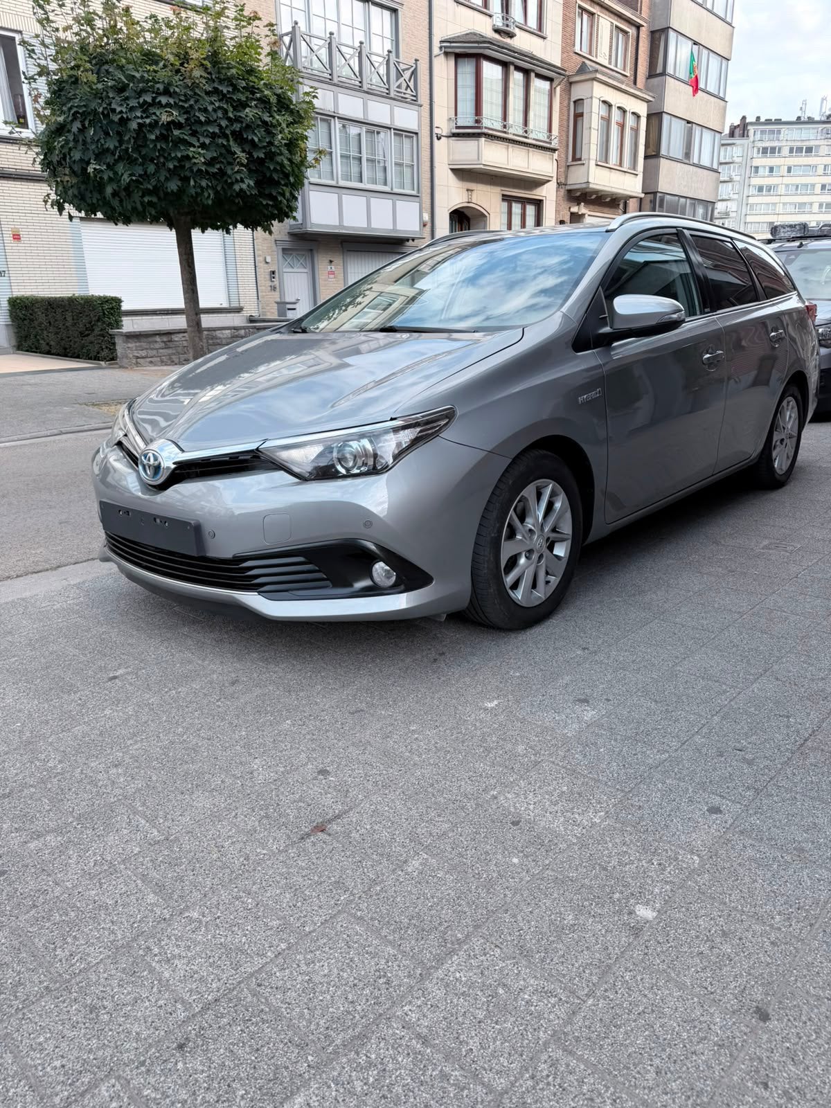 Toyota auris hybride 91dkm full service 0485905657, Argent ou Gris, Achat, Euro 6, Entreprise