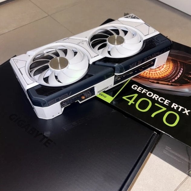 ASUS Dual GeForce RTX 4070 O12G White 12GB GDDR6X, GDDR6, PCI-Express 4, Comme neuf, Enlèvement