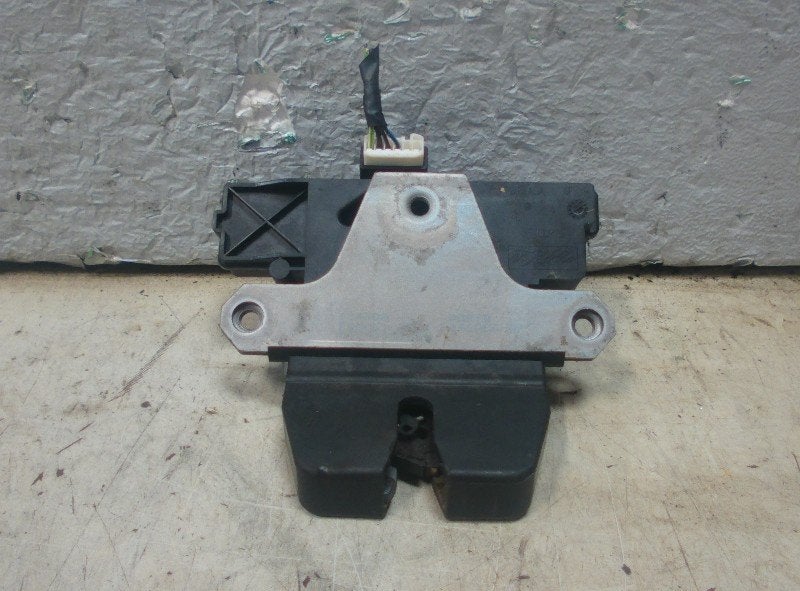 SLOTVANGER ACHTERKLEP Ford Focus 2 Wagon (01-2004/09-2012), Gebruikt, Henry-Ford-Straße  1
50735  Köln, DE, Ford-Werke GmbH, Kunden@ford.com