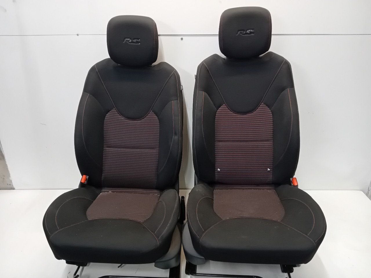 Interieur Renault Clio, Autos : Pièces & Accessoires, Onderdelen@venauto.nl, Van der Ven Autorecycling B.V., Ettenseweg 76, 4706 PB Roosendaal, The Netherlands