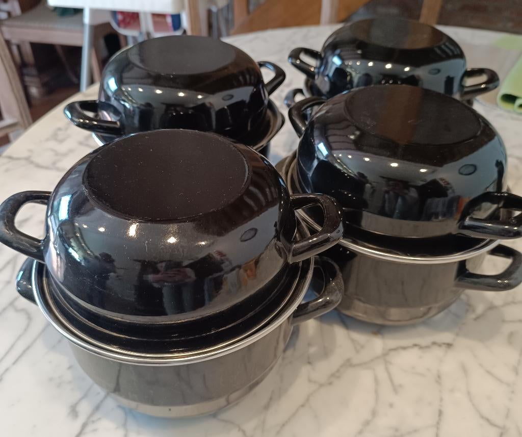 Mosselpotten 1,2kg, Huis en Inrichting, Keuken | Potten en Pannen, Ophalen, Zo goed als nieuw, Pot, Bus of Blik