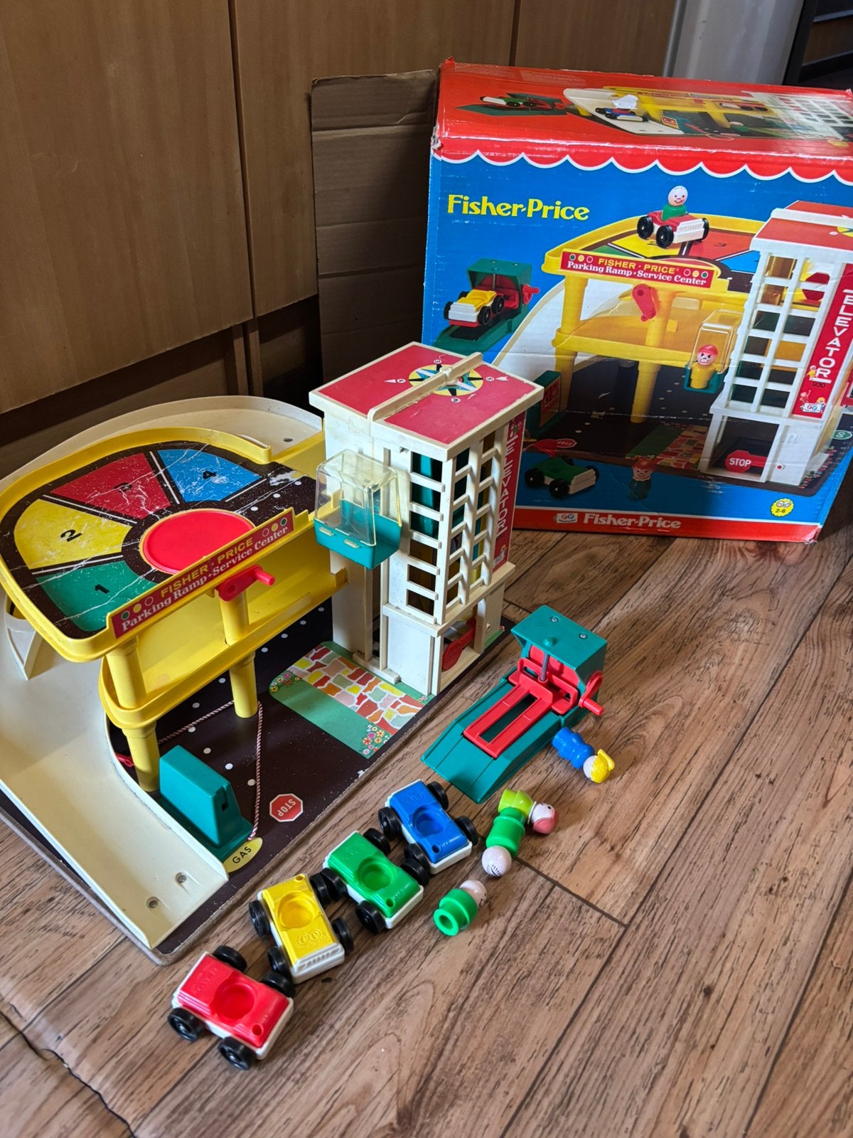 Fisher price garage vintage, Enfants & Bébés, Jouets | Fisher-Price, Enlèvement ou Envoi, Comme neuf