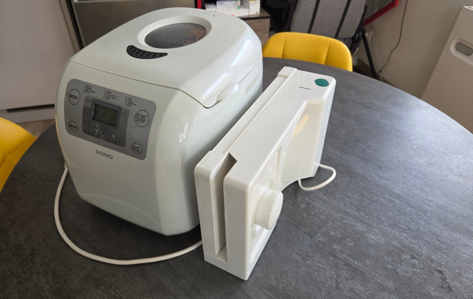 machine a pain avec son trancheur., Enlèvement ou Envoi, Fenêtre transparente, Utilisé, Avec minuteur