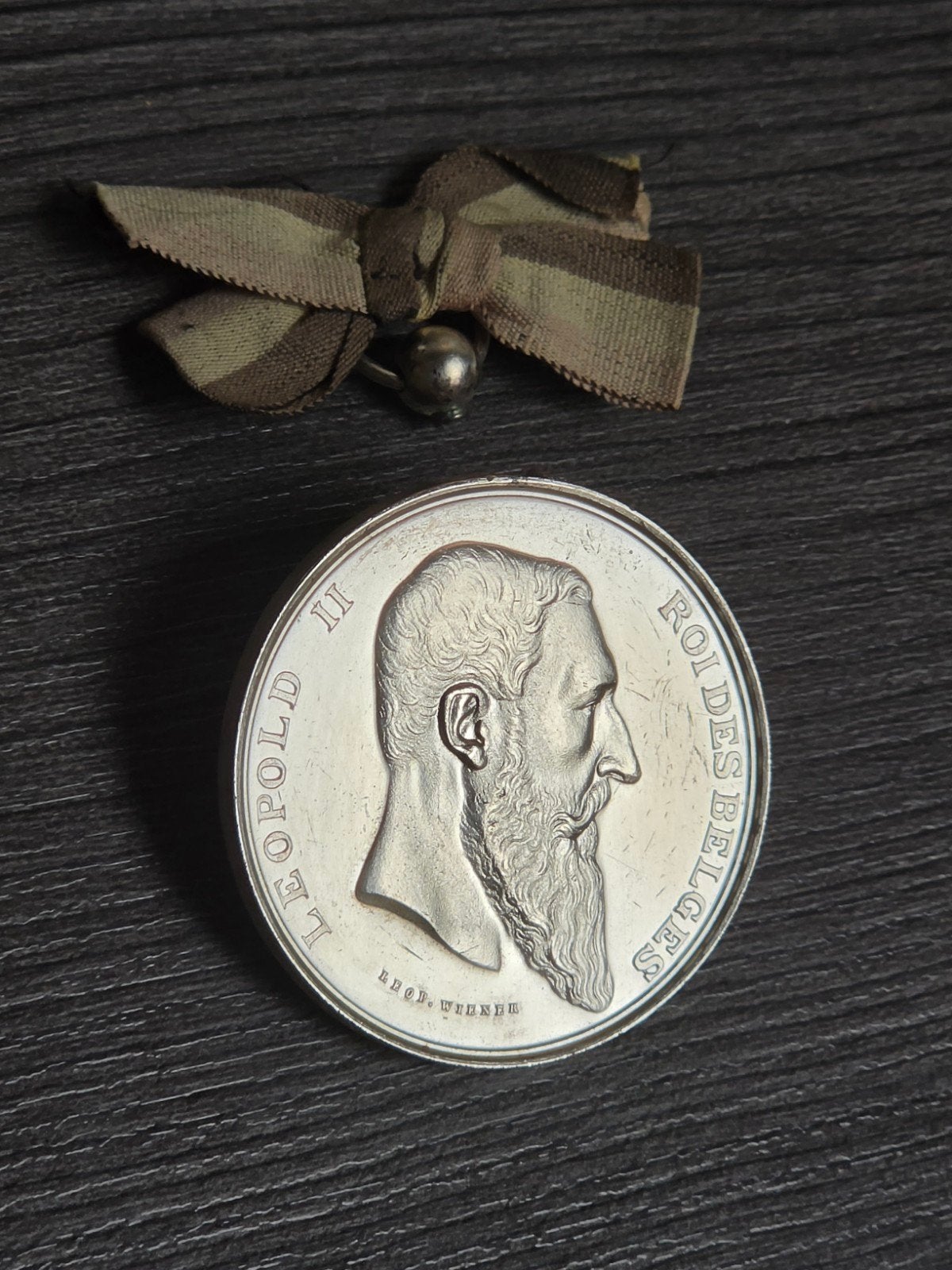 medaille zilver koning Leopold II ( Wiener ) 5cm, Ophalen of Verzenden, Zilver