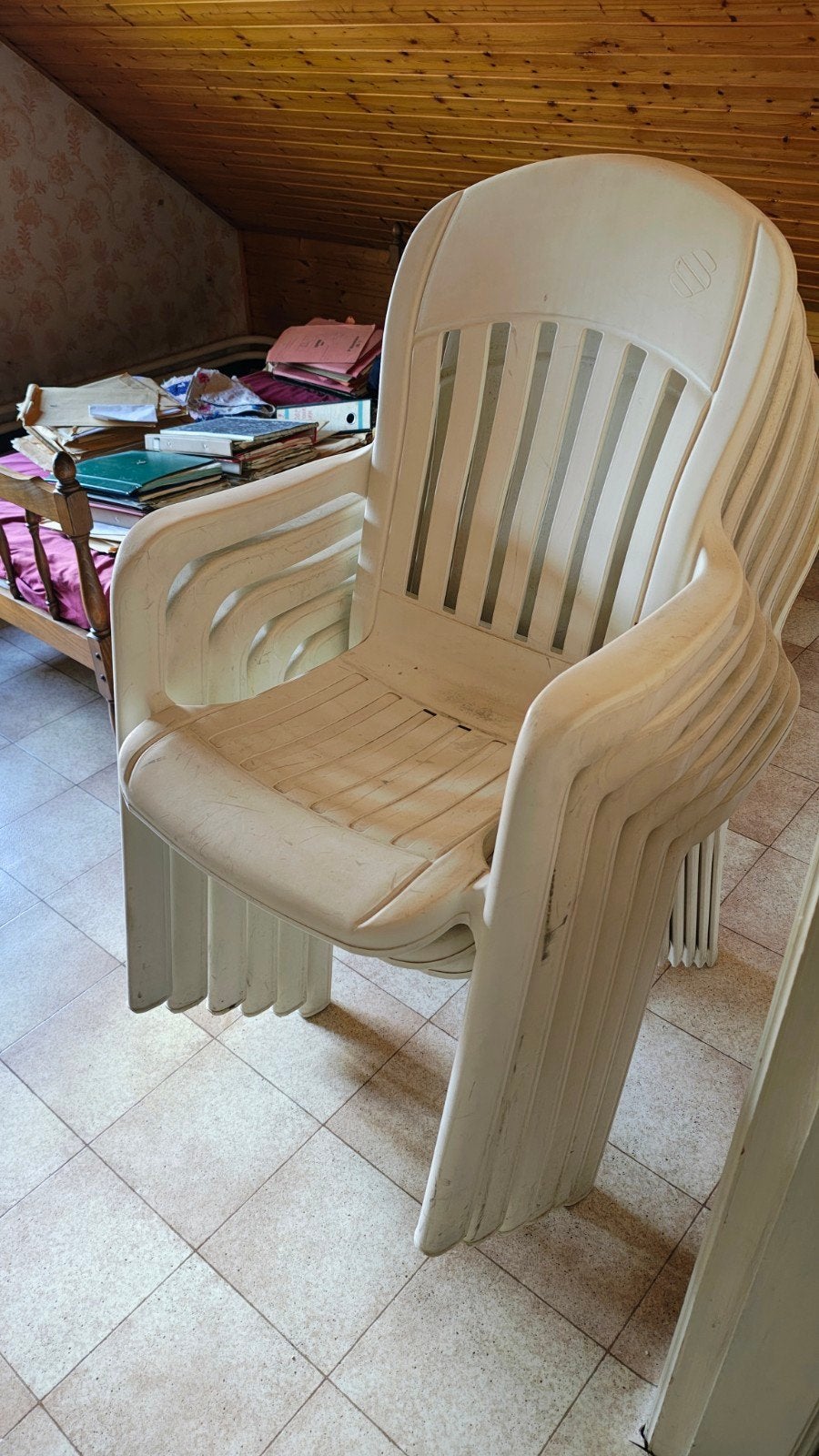 Tuinstoelen, Enlèvement