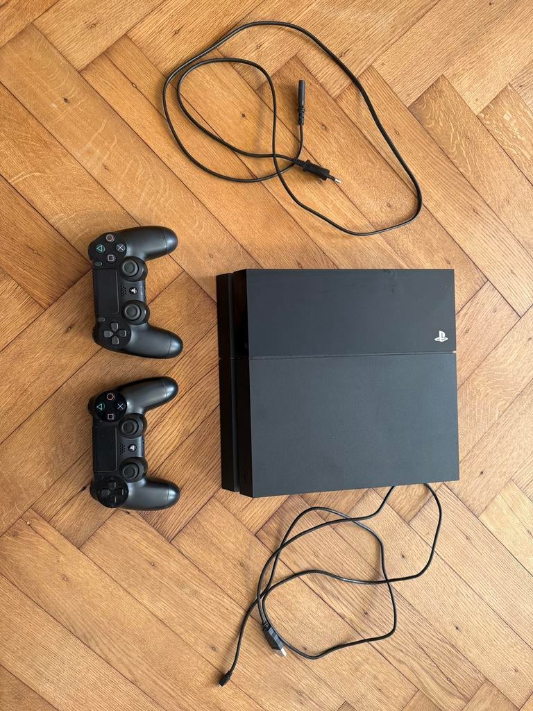 PlayStation 4 met 2 controllers, Games en Spelcomputers, Spelcomputers | Sony PlayStation 4, Ophalen, Zo goed als nieuw, Met 2 controllers