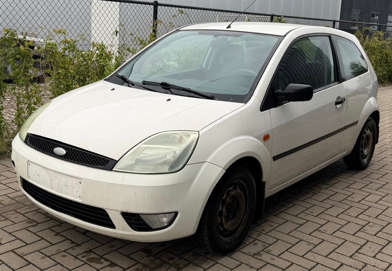 Ford Fiesta 1.3i 3 deurs, Auto's, Voorwielaandrijving, 1299 cc, Stof, Handgeschakeld