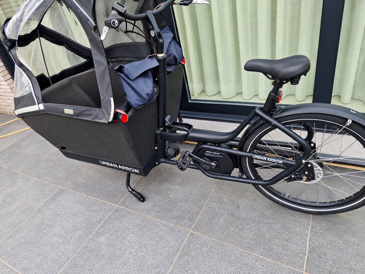 elektrische Urban Arrow bakfiets, 3 kinderen, Elektrisch, Zo goed als nieuw, Schijfrem