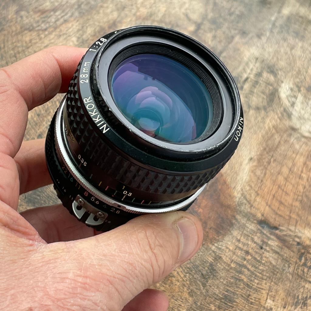 Nikkor 35mm 2.8 Ai - manuele lens, Ophalen of Verzenden, Gebruikt, Groothoeklens