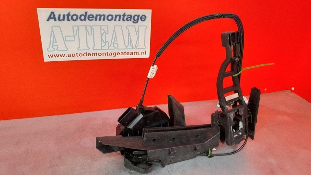 BARRE DE SERRURE DE PORTE AVANT GAUCHE Ford C-Max (DXA), Autos : Pièces & Accessoires, Henry-Ford-Straße  1
50735  Köln, DE, Ford-Werke GmbH