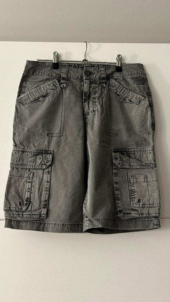 C.CAT grijze short maat 146/152, Kinderen en Baby's, Broek, Ophalen of Verzenden, Zo goed als nieuw, C.CAT