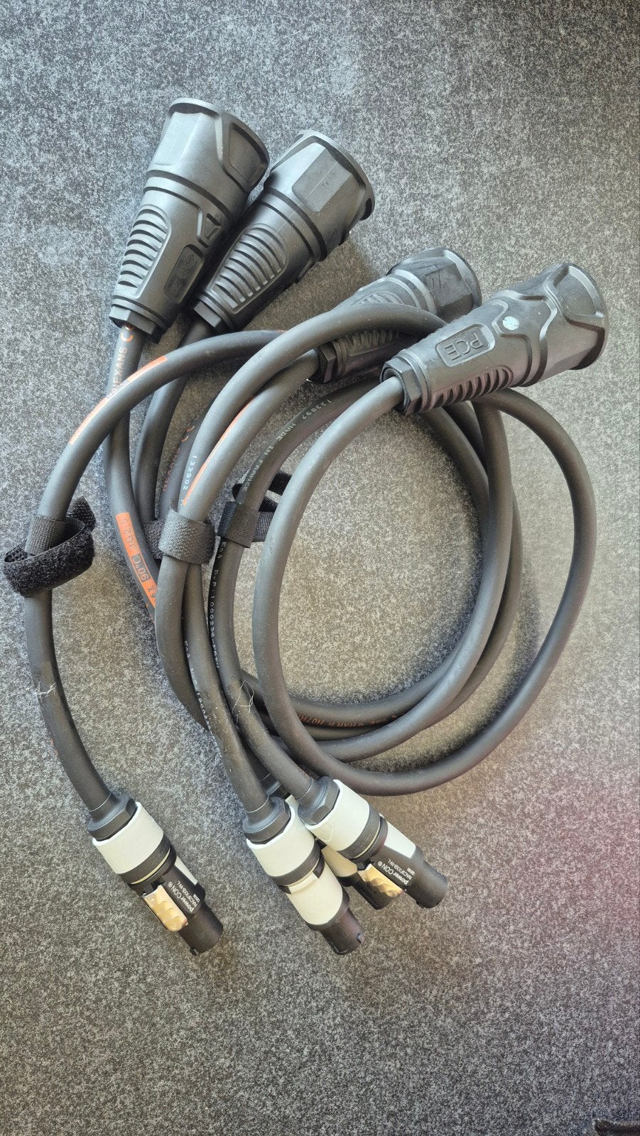 4x Powercon NAC3FXXB-W-L naar Schuko female 1 meter, Muziek en Instrumenten, Ophalen of Verzenden, Nieuw