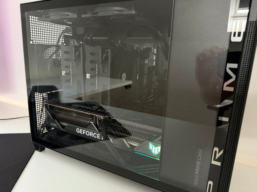 Complete 4K High-end PC — RTX 4090 / 9800X3D / OLED 32", Informatique & Logiciels, Avec carte vidéo, Comme neuf, SSD, Gaming