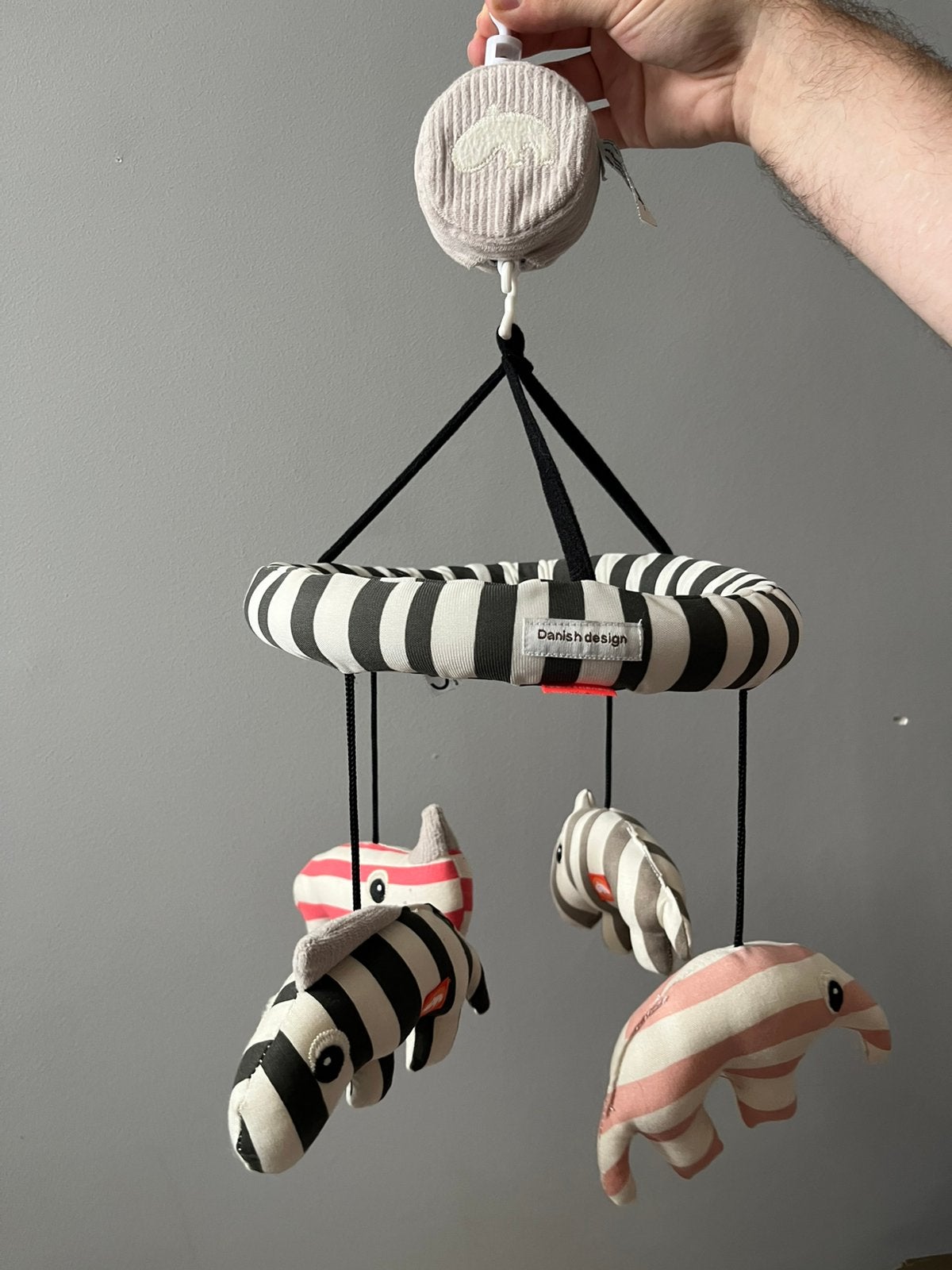 Mobiel done by deer 2 kleuren, Kinderen en Baby's, Ophalen, Zo goed als nieuw
