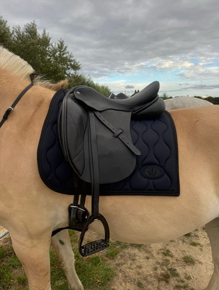 Equus dressuurzadel 17,5 inch, Dieren en Toebehoren, Ophalen, L (17.5 inch), Gebruikt, Dressuur