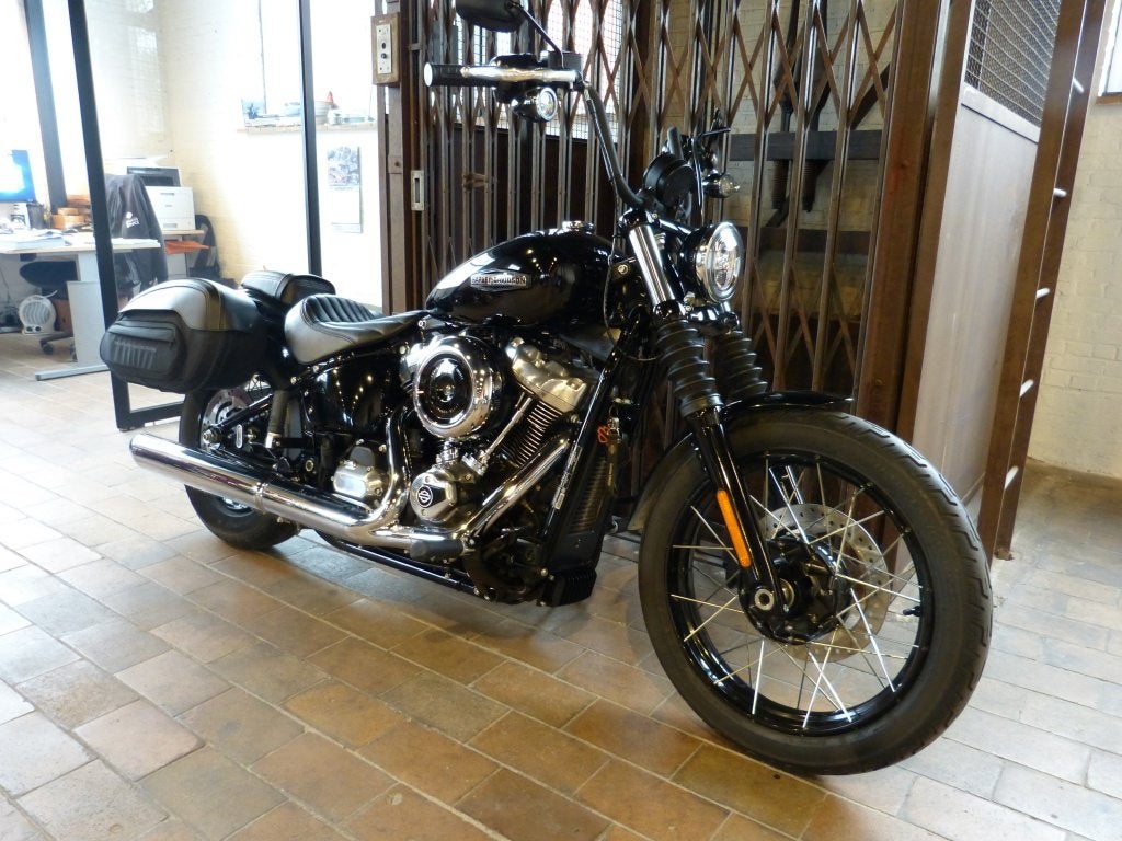 Harley-Davidson SOFTAIL Street Bob, Motos, Plus de 35 kW, 1923 cm³, Info@freedom-machines.be, Autre