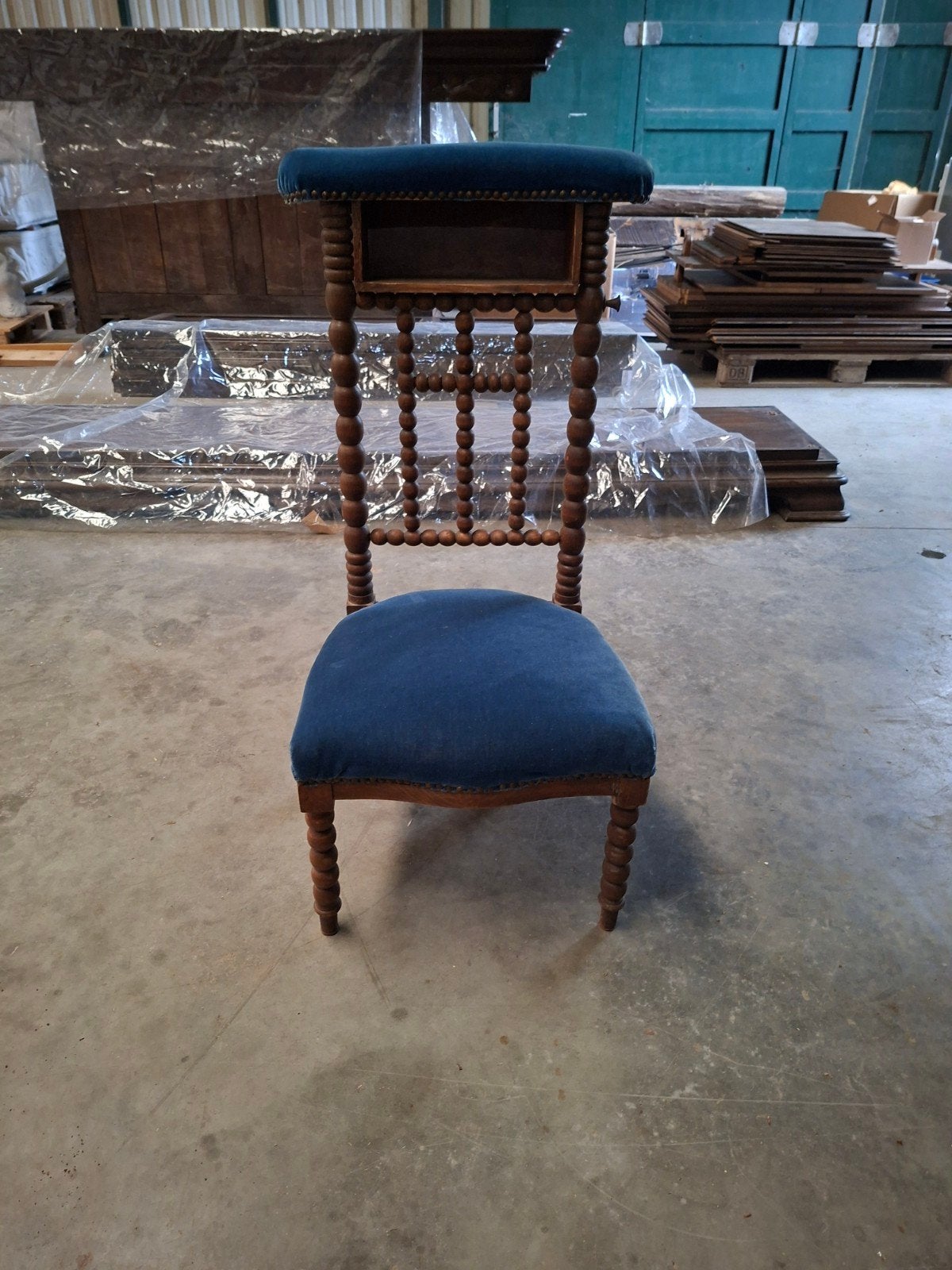 Stoel met gedraaide spijlen ( Bobbin chair ), Ophalen
