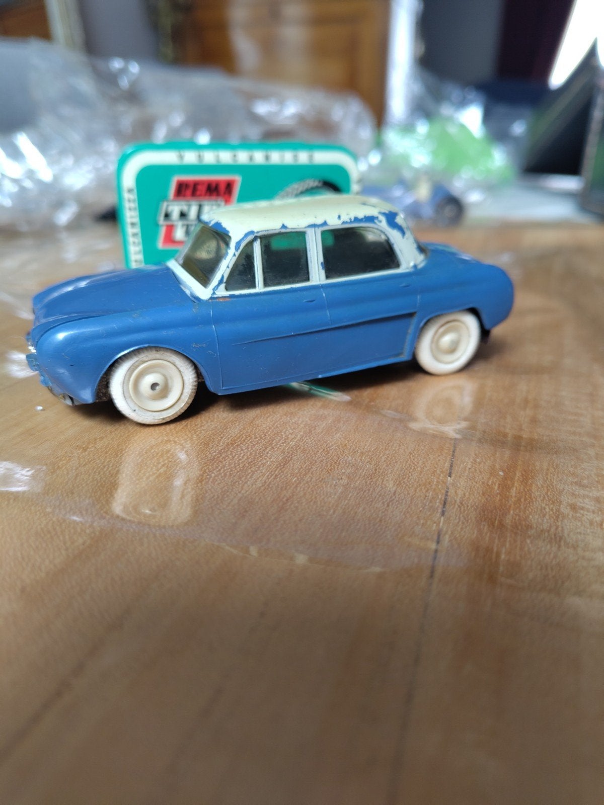 Renault Dauphine Minialuxe 1/32e, Antiek en Kunst, Ophalen of Verzenden