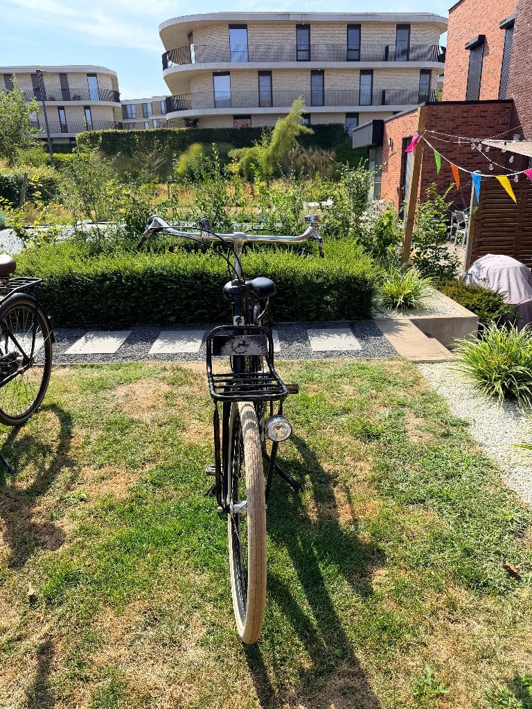 Hollandse omafiets in goede staat, Ophalen, Velgrem, Versnellingen, Zo goed als nieuw