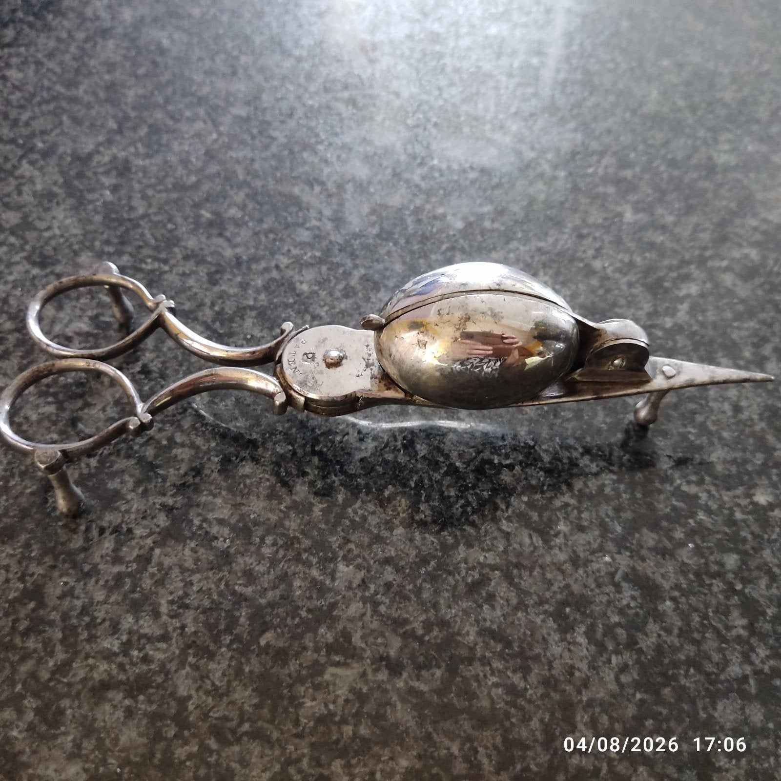 Ancienne mouchette 18em signée., Enlèvement ou Envoi