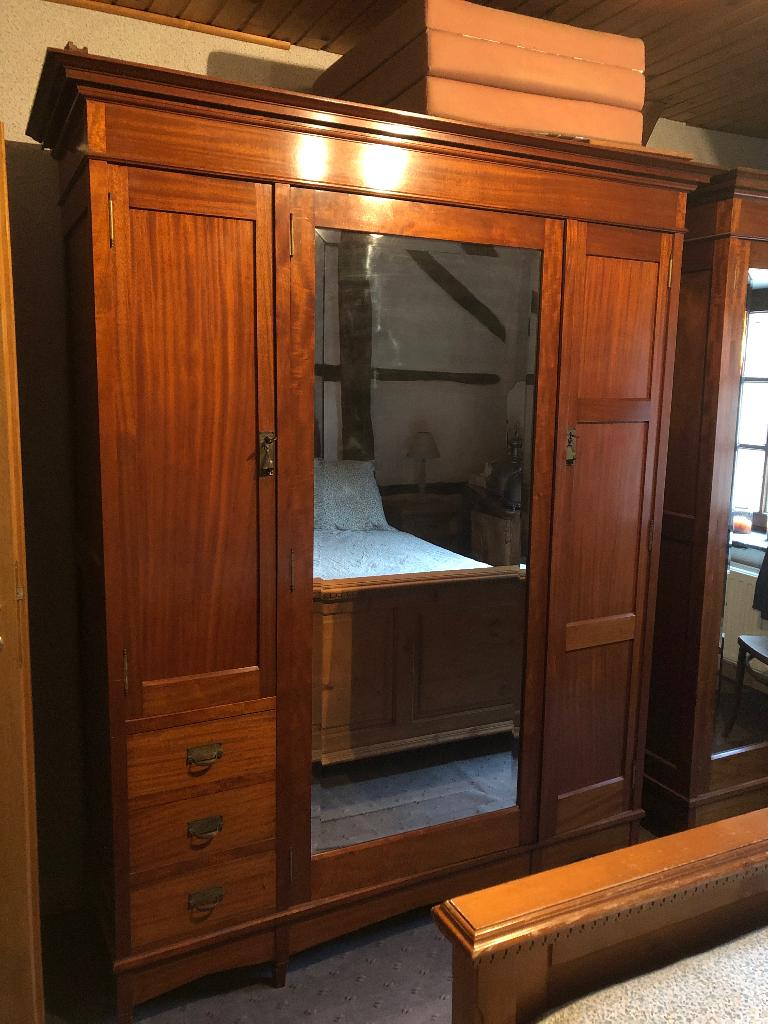 Kledingkasten massief hout mahonie met koper beslag, Huis en Inrichting, Kasten | Kleerkasten, 200 cm of meer, Klassiek, Zo goed als nieuw