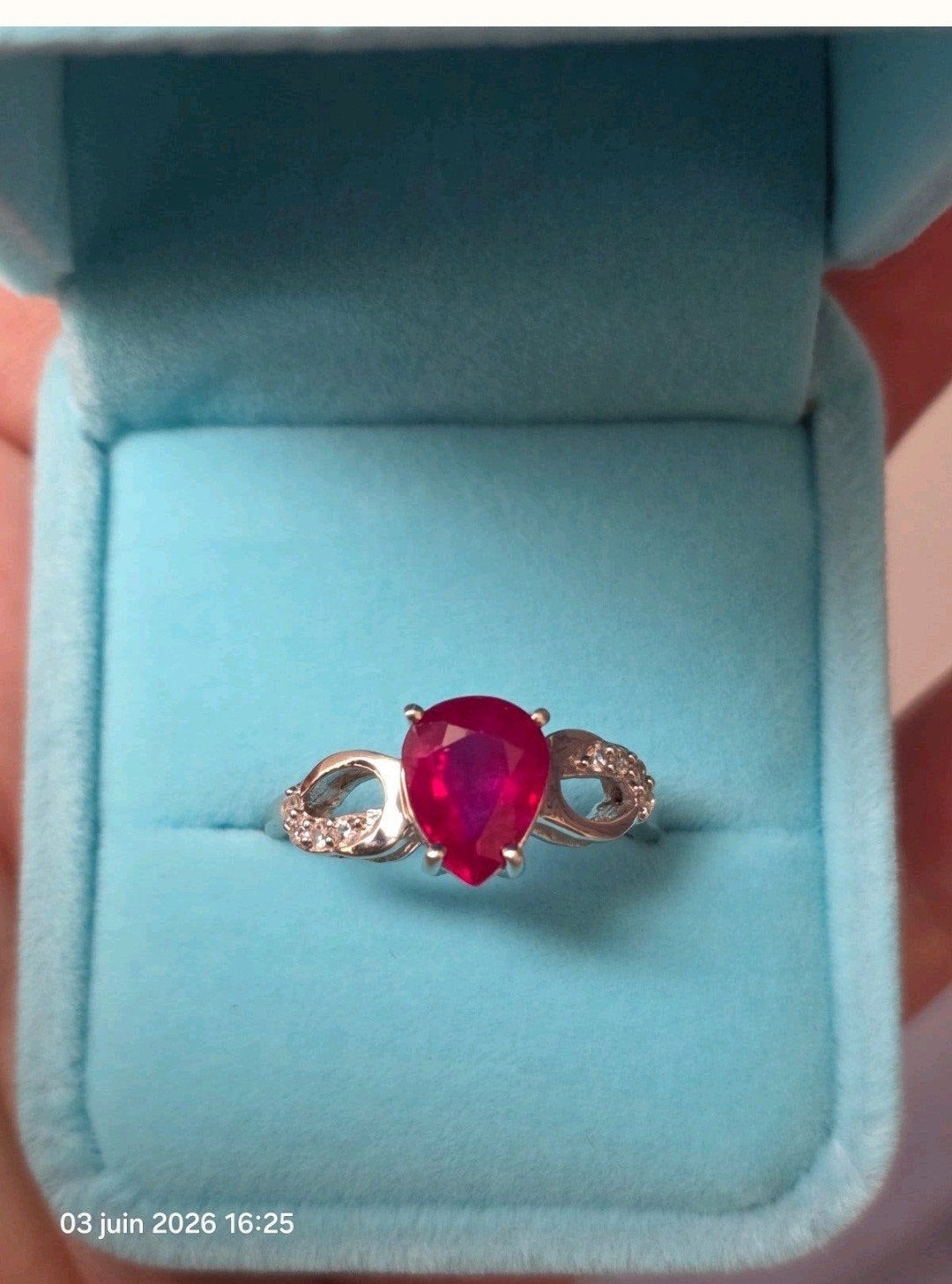 Prachtige sterling zilveren ring met grote robijn en certifi, Ophalen, Nieuw, Met edelsteen, Dame