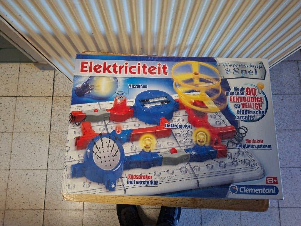 Educatieve bouwdoos elektriciteit, Ophalen of Verzenden, Gebruikt, Bouwen, Met licht