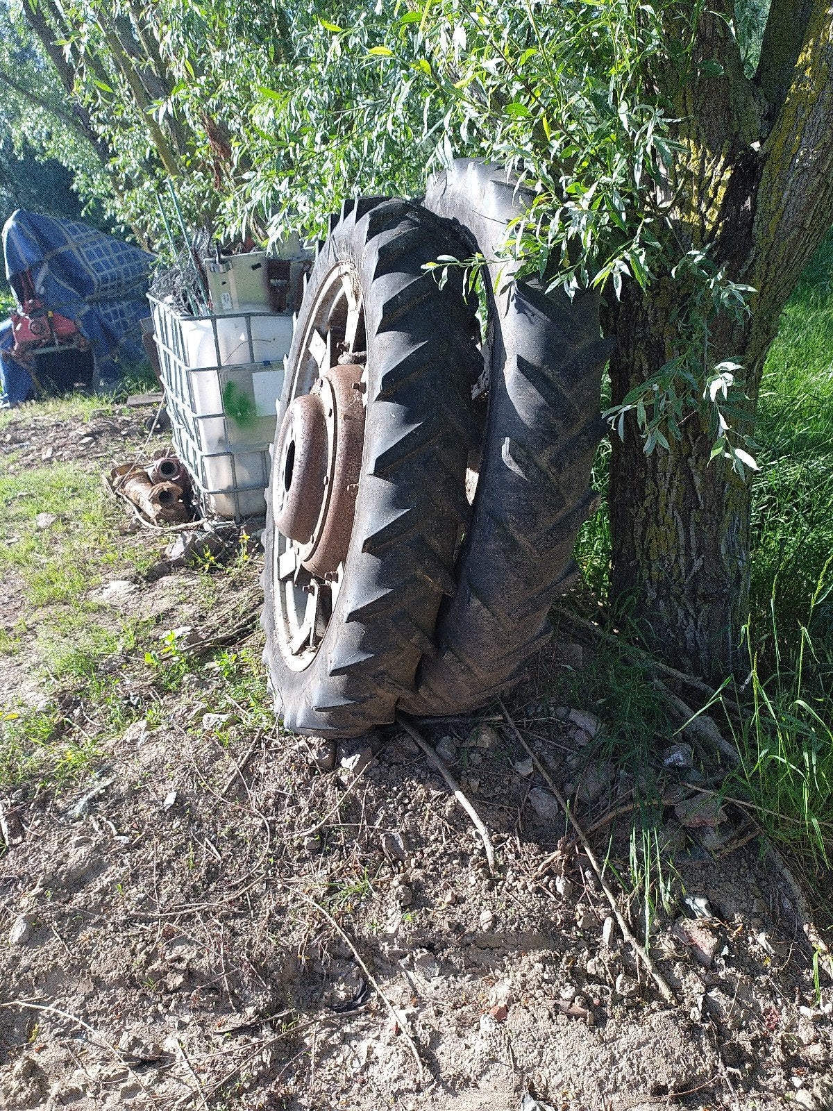 Set smalle banden met velg maat 9.5-44 michelin, Ophalen