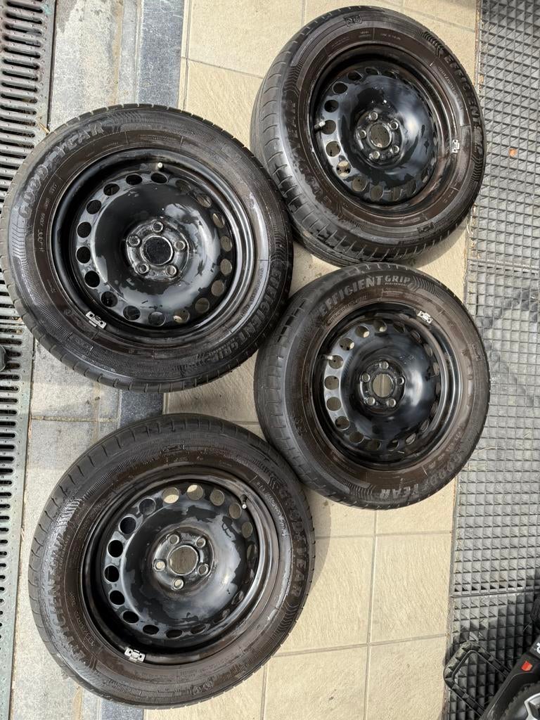 4 jantes d’origine VW Polo avec pneus été en très bon état, Auto-onderdelen, Banden en Velgen, Band(en), Zomerbanden, 15 inch
