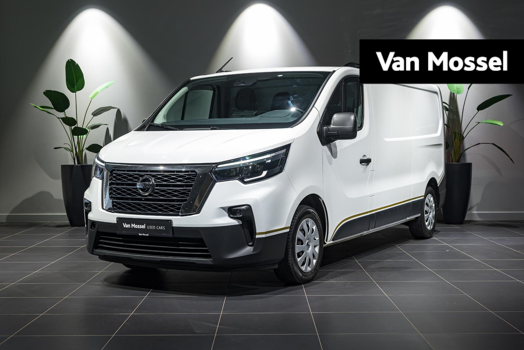 Nissan Primastar L2H1 2.0 dCi 130 N-Connecta 3.0T TREKHAAK |, Auto's, Voorwielaandrijving, 4 deurs, Stof, Gebruikt