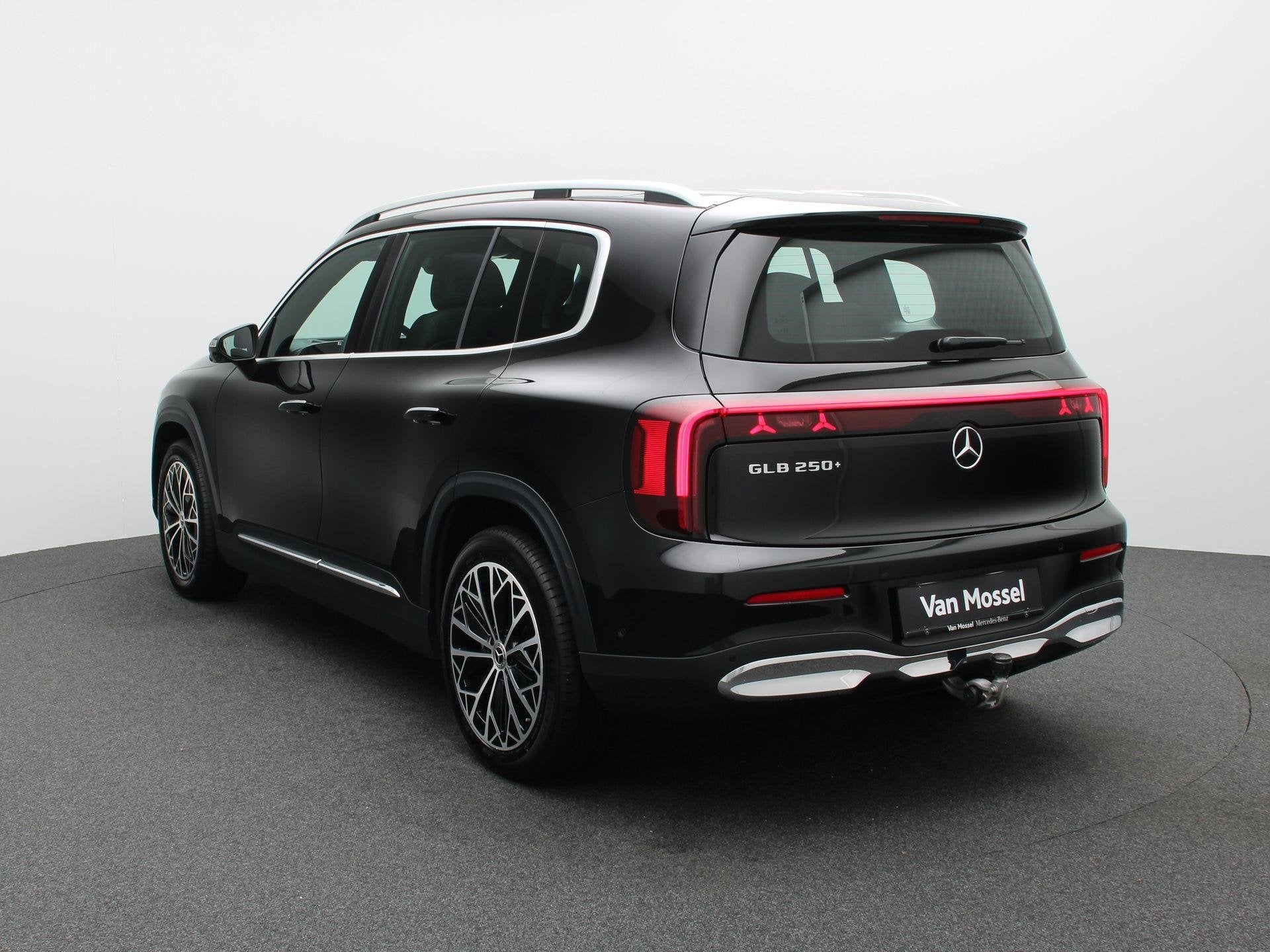 Mercedes-Benz GLB 250+ Luxury Line + SUPERSCREEN + BURMESTER, Auto's, Achterwielaandrijving, Gebruikt, 626 km, Zwart