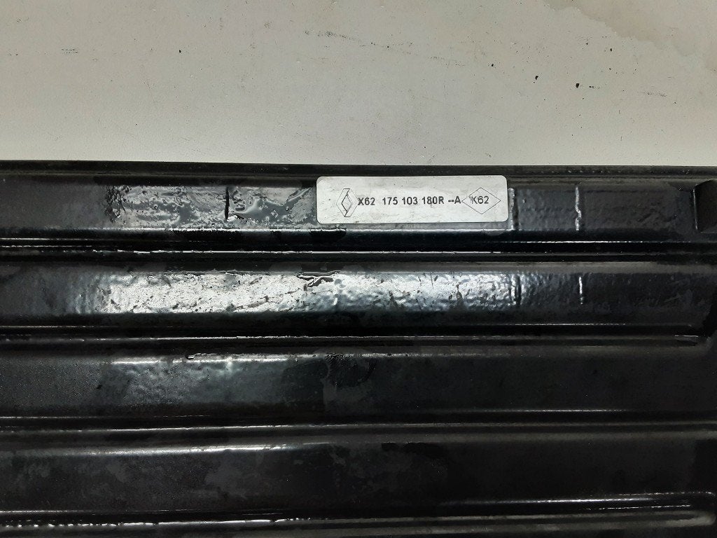 REFROIDISSEUR CARBURANT Master III (FV) (175103180R), Renault, Mevr. I. Hauben, Utilisé, Rue de l'Espoir 34 34
4030  GRIVEGNÉE, BE