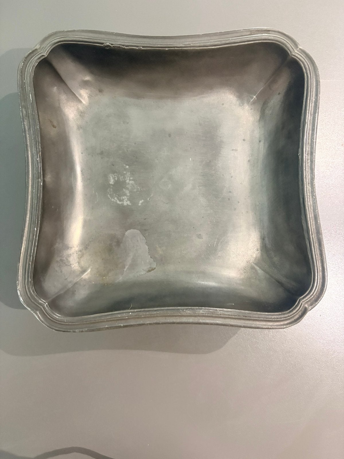 Grand plat carré / Jardinière vintage en étain, Envoi