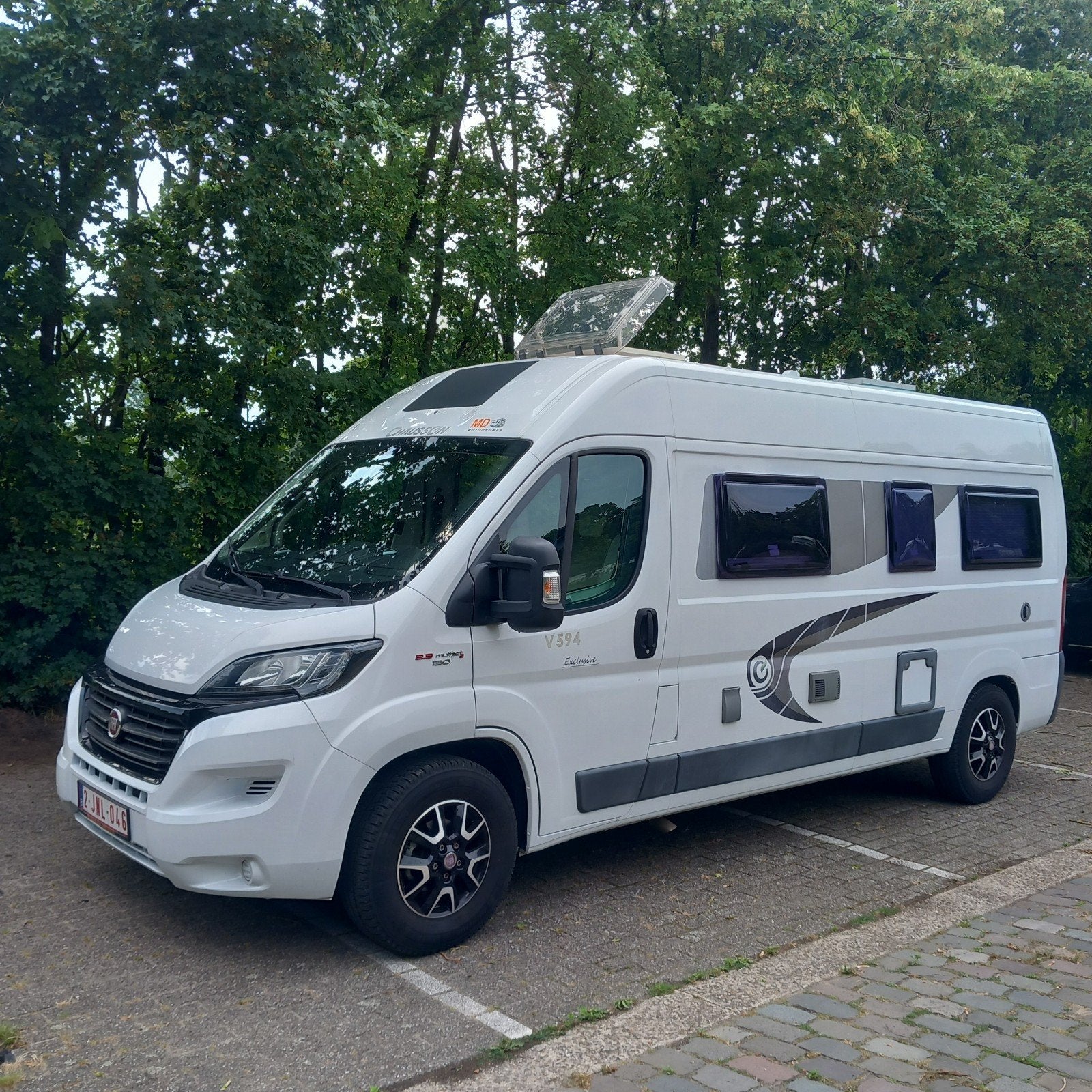 Chausson Twist buscamper met weinig kilometers in nieuwstaat, Buscamper of Camperbus, Ringverwarming, Fiat, Tot en met 2