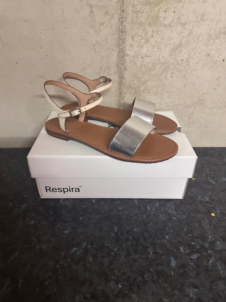 GEOX dames lage hakken, Kleding | Dames, Schoenen, Geox, Schoenen met lage hakken, Wit, Nieuw