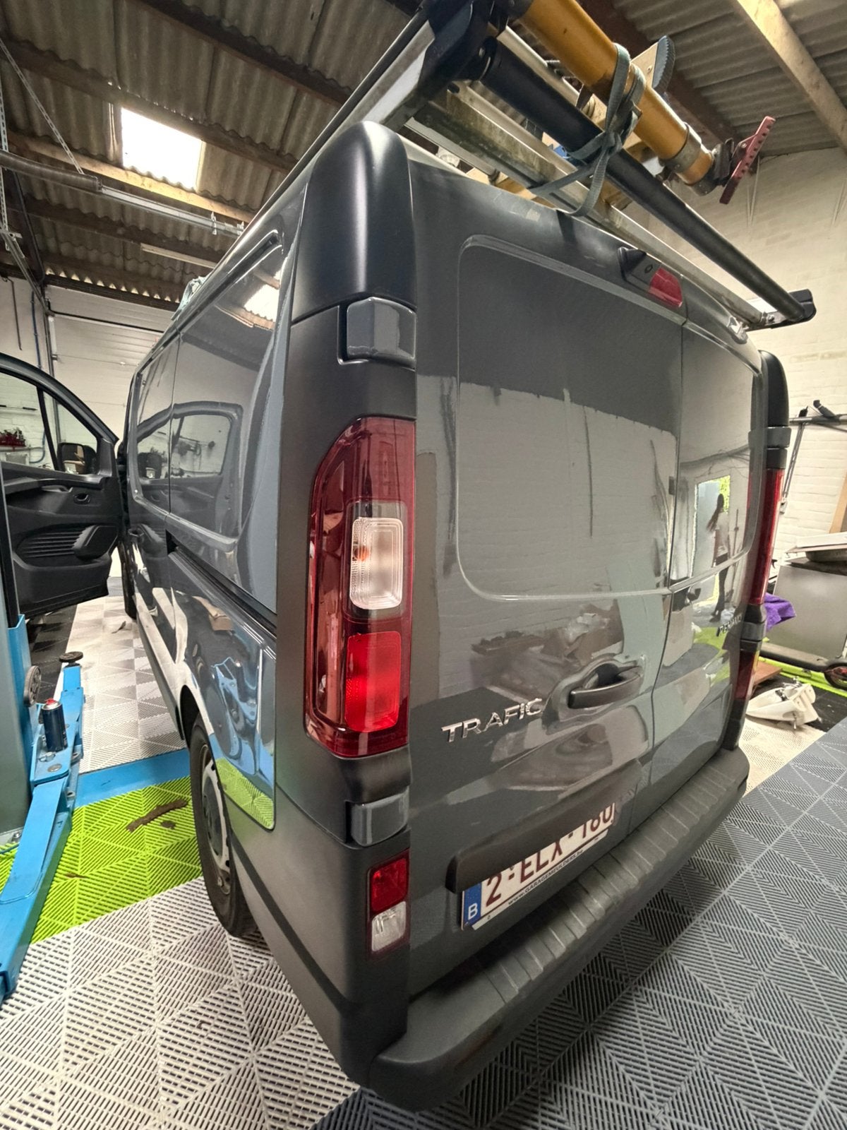 Renault Trafic L1 - Dubbele schuifdeur - automaat incl. BTW, Autos, Camionnettes & Utilitaires, Argent ou Gris, Achat, 6 portes